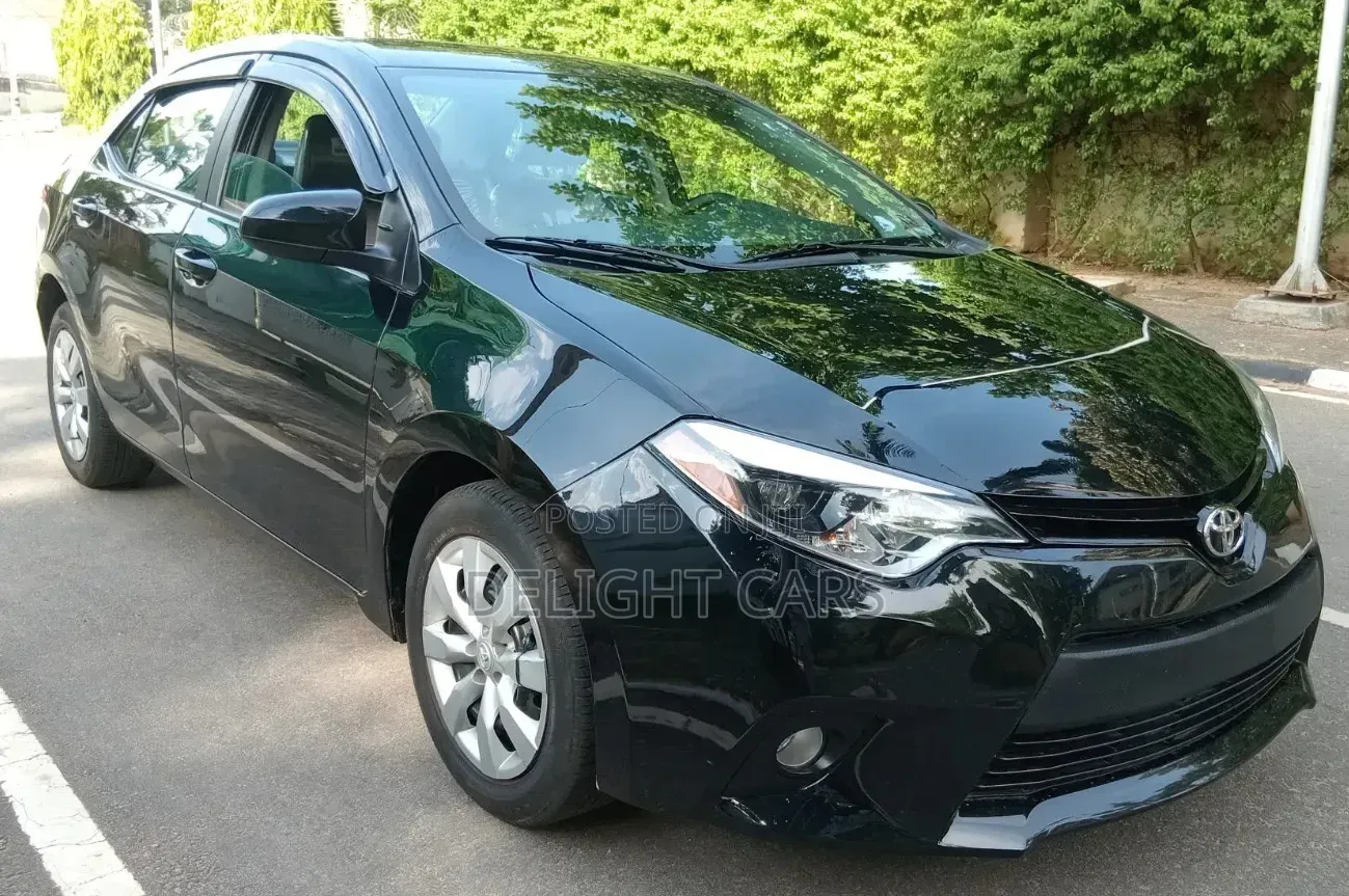 Toyota Corolla LE Premium 4dr Sedan (1.8L 4cyl CVT) 2016 Matt Black