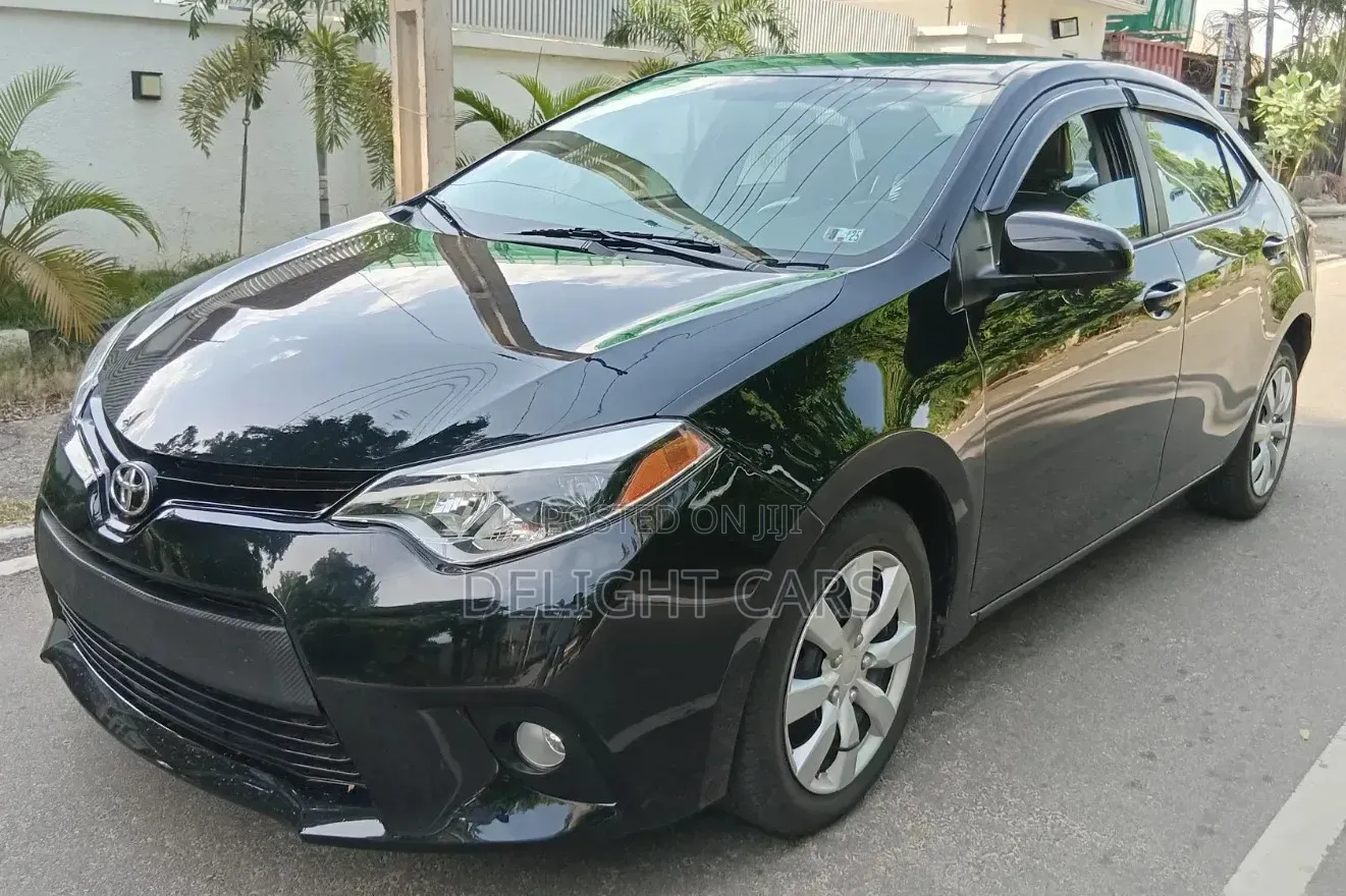 Toyota Corolla LE Premium 4dr Sedan (1.8L 4cyl CVT) 2016 Matt Black
