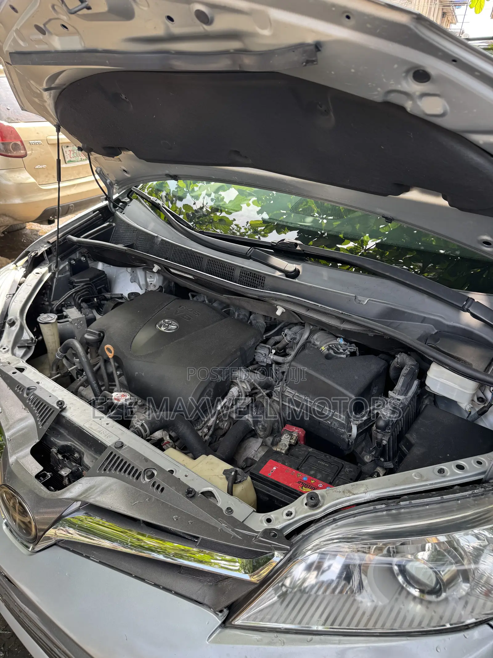 Toyota Sienna XLE FWD 2019 Silver