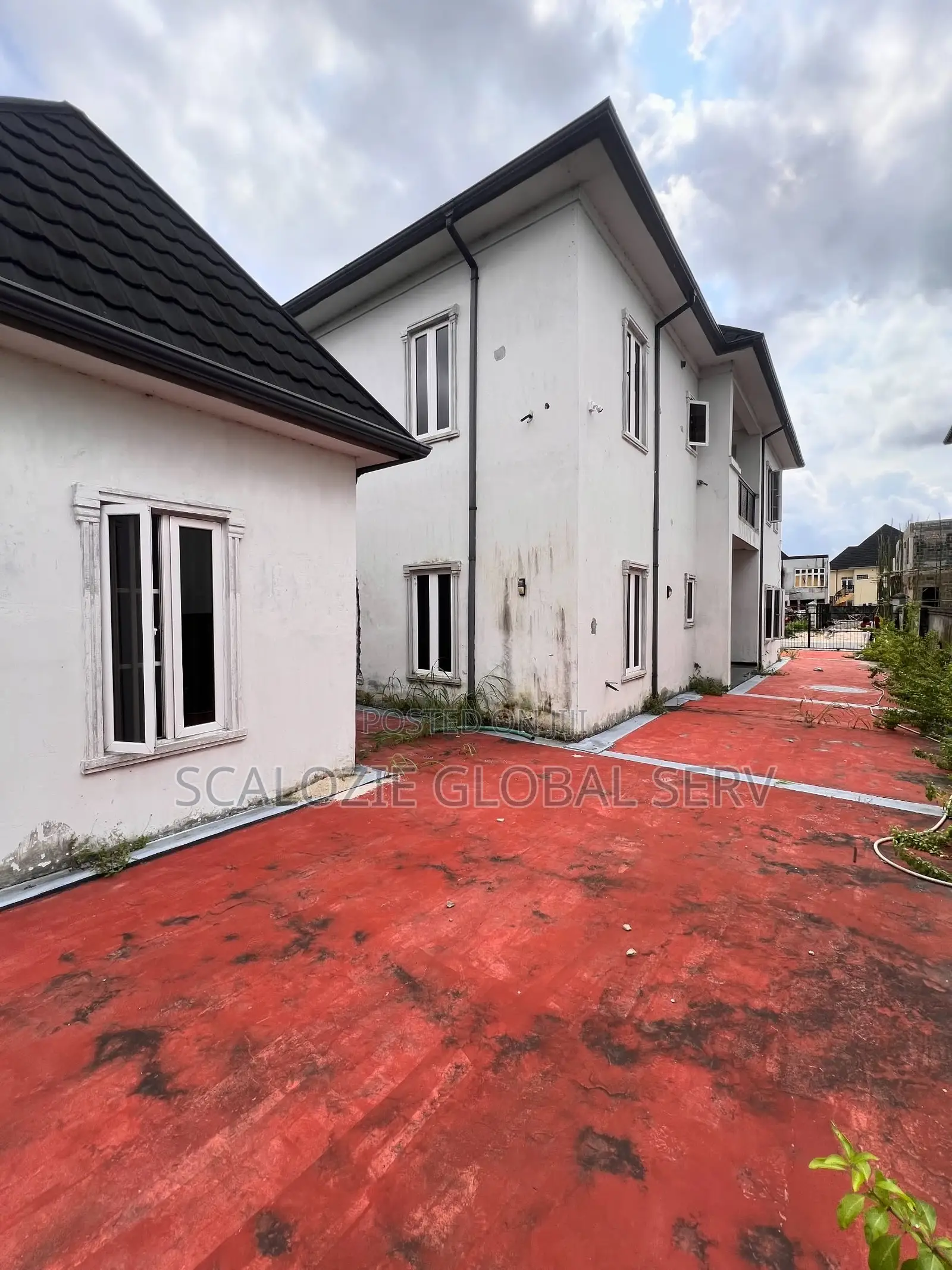 4bdrm Duplex in Golf Estate Peter for sale