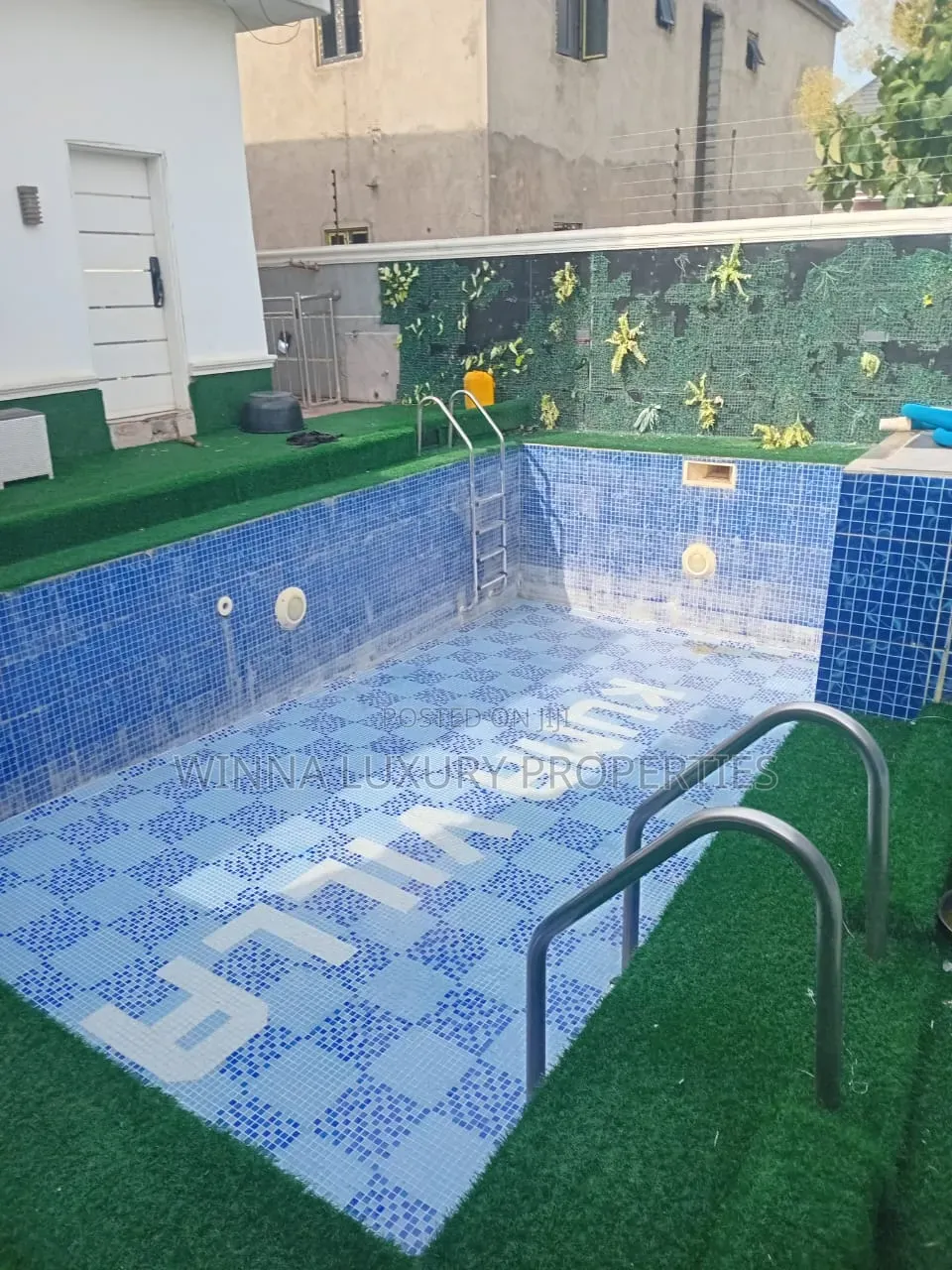 5bdrm Duplex in Sea Man Estate, Lugbe District for sale