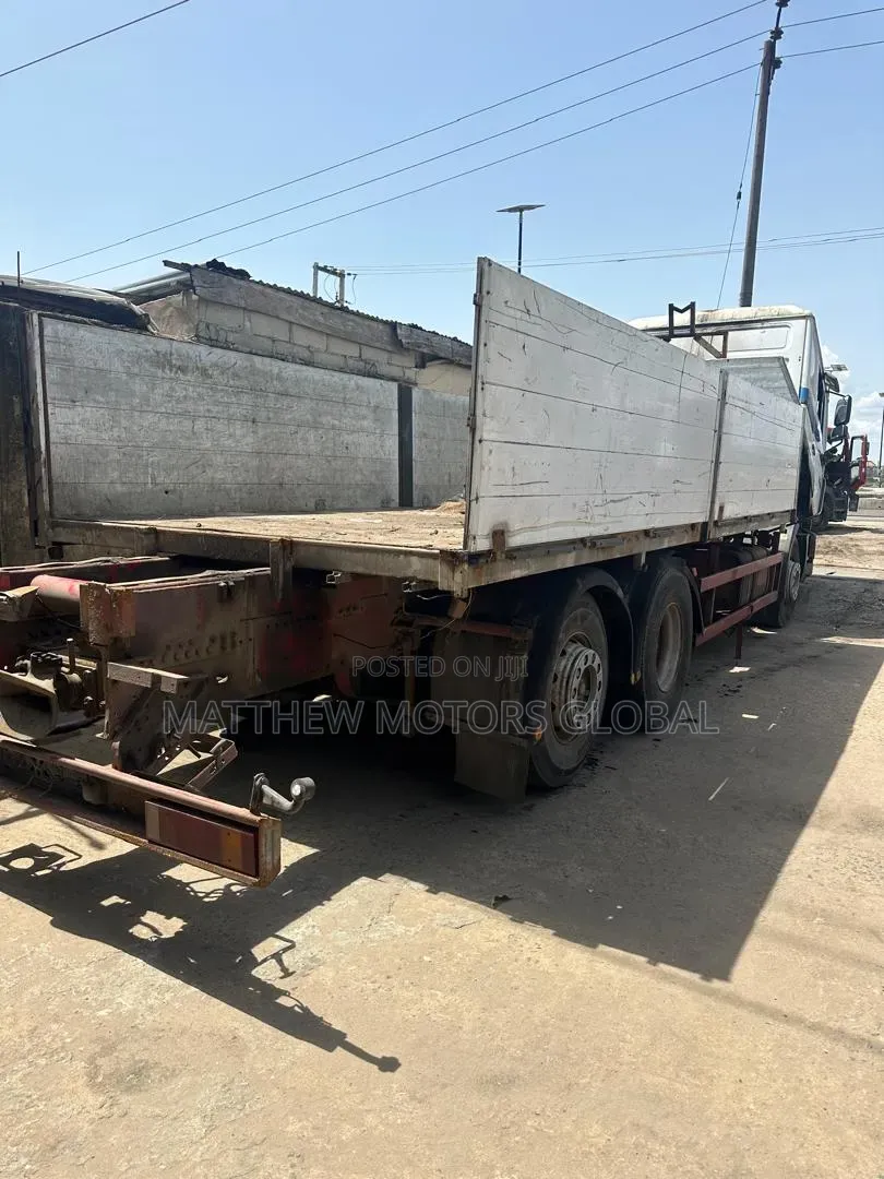 Clean Foreign Used Man Diesel Truck 8 Tires.