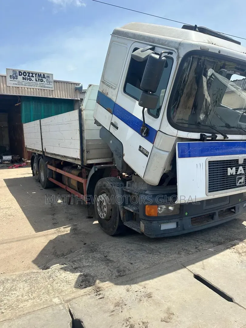 Clean Foreign Used Man Diesel Truck 8 Tires.