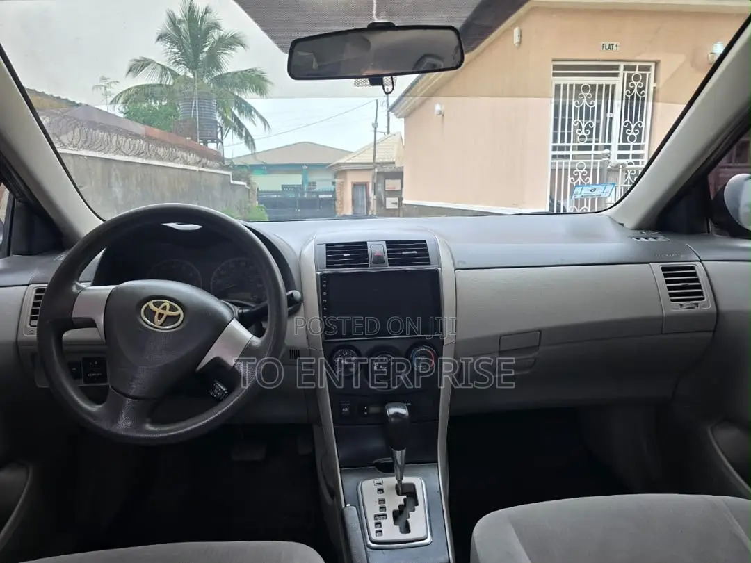 Toyota Corolla 2010 Gray