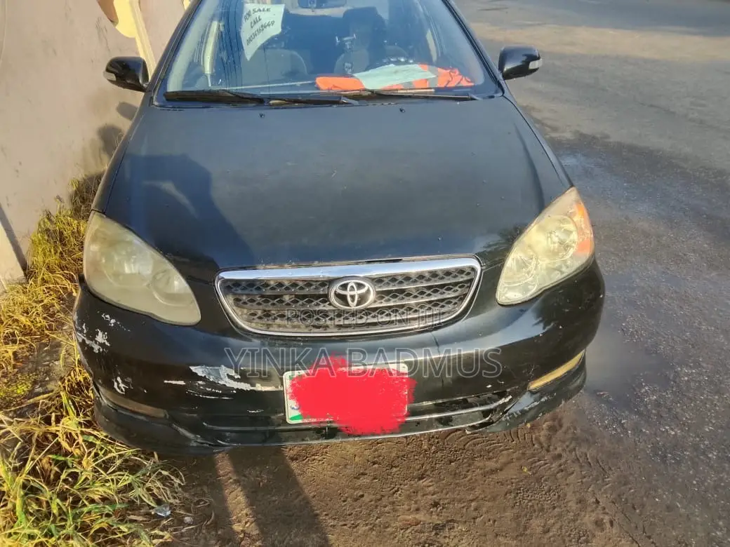 Toyota Corolla 2004 Black