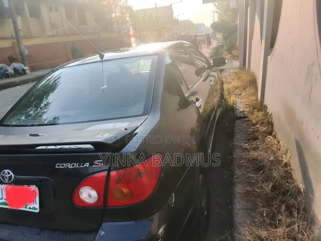 Toyota Corolla 2004 Black