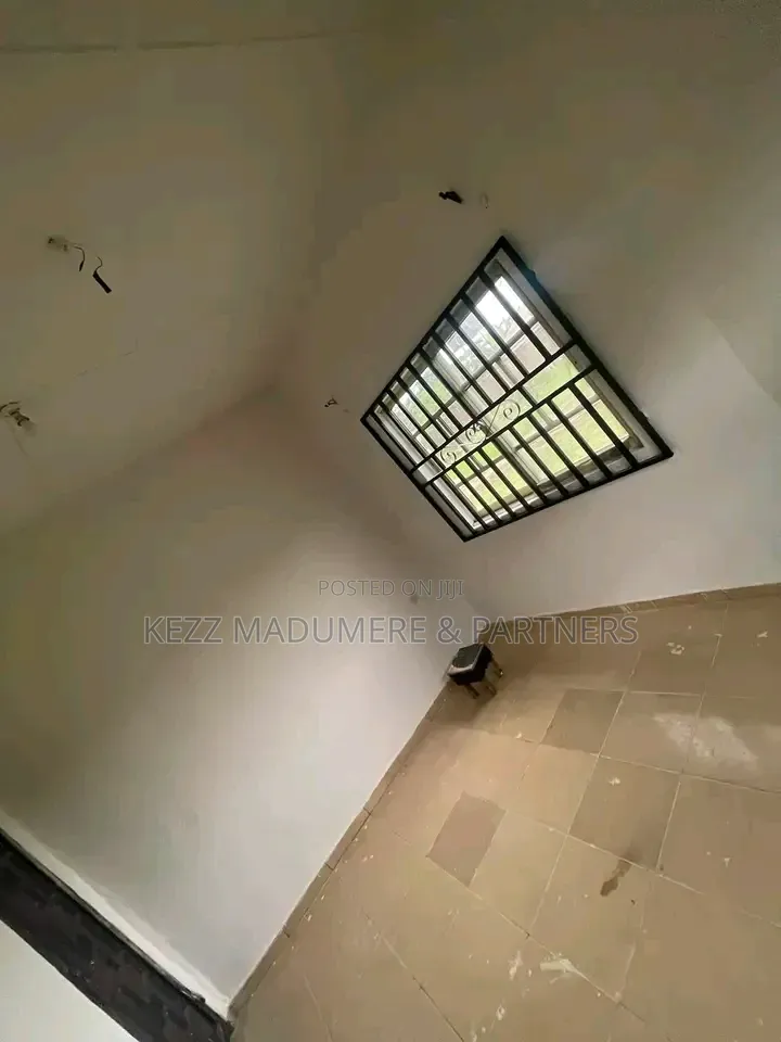 1bdrm Block of Flats in Shell Cooperative for rent