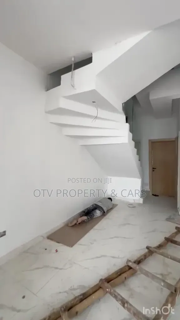 4bdrm Townhouse/Terrace in Ikota for sale