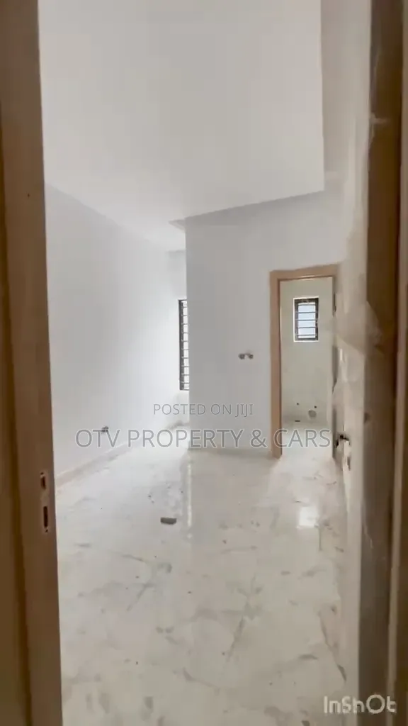 4bdrm Townhouse/Terrace in Ikota for sale