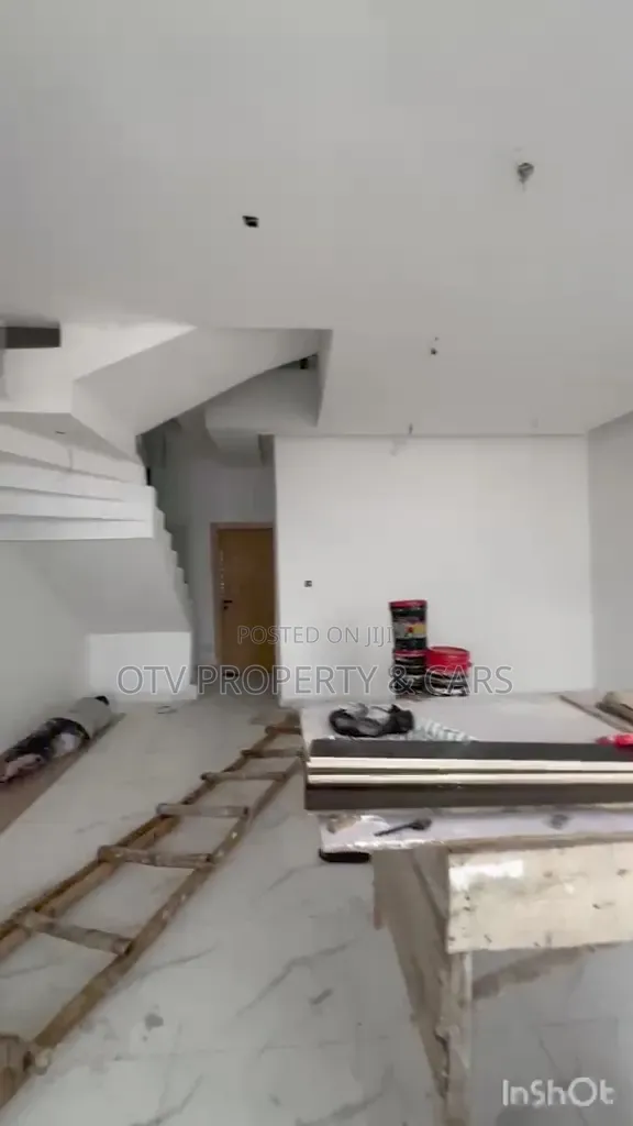4bdrm Townhouse/Terrace in Ikota for sale