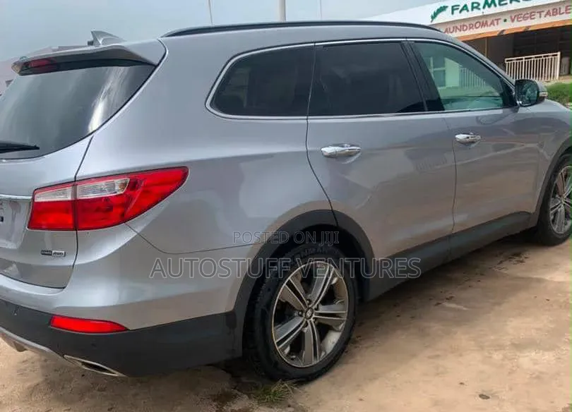 Hyundai Santa Fe 2015 Gray