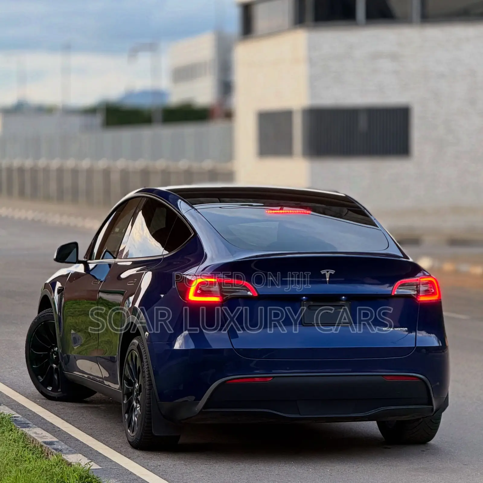 Tesla Model Y 75D kWh Performance 2023 Blue