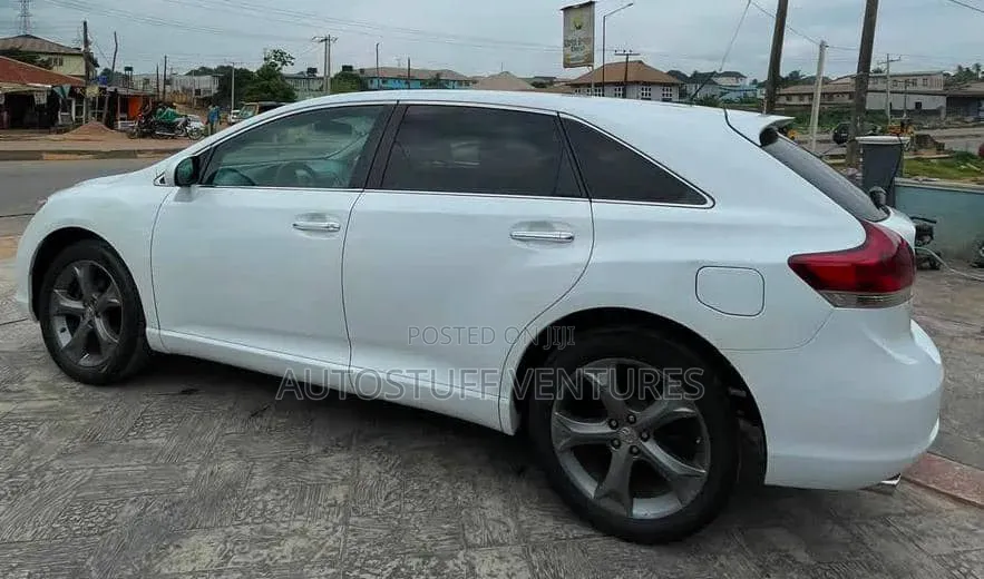 Toyota Venza 2011 White