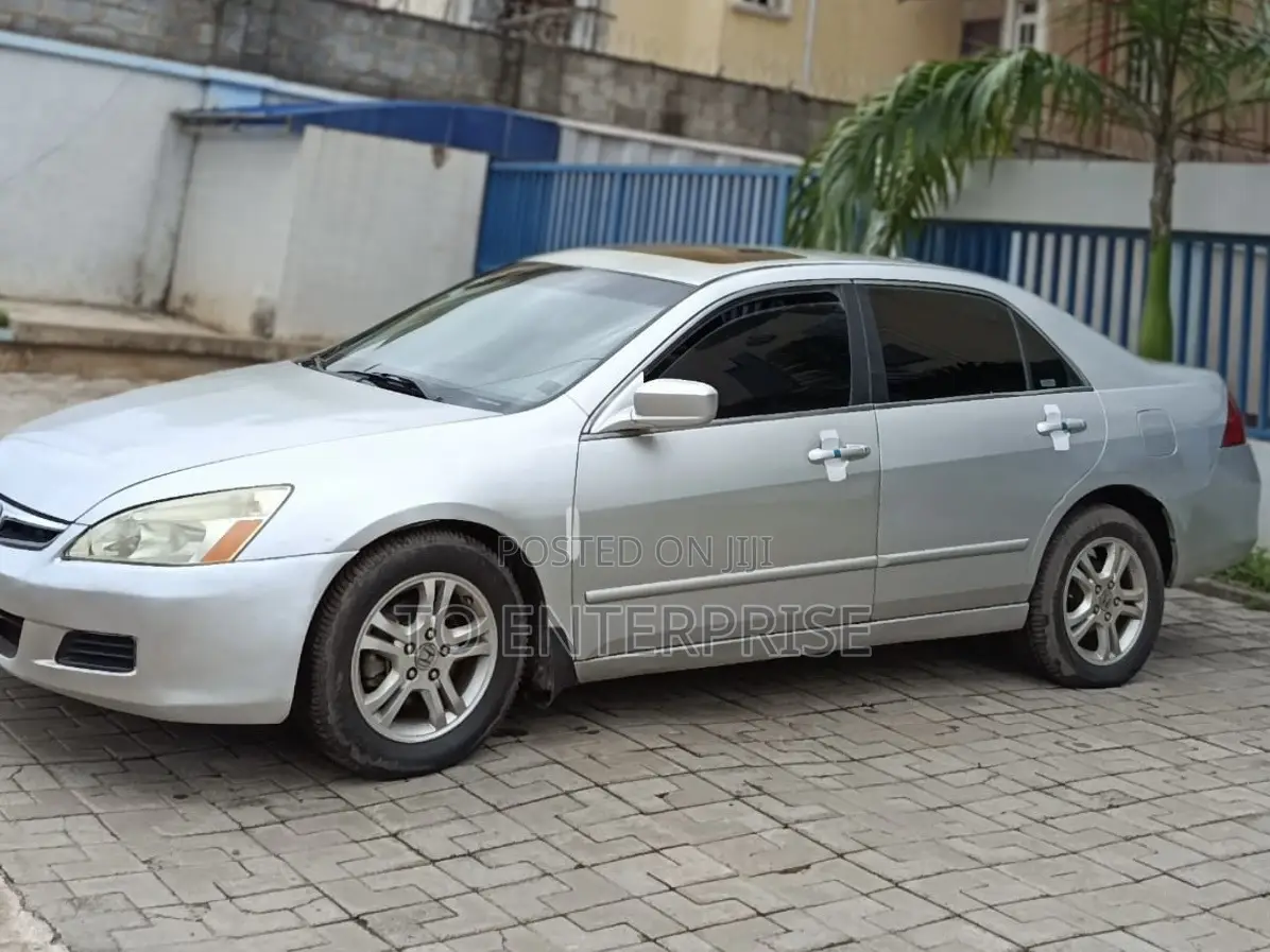 Honda Accord 2008 Silver