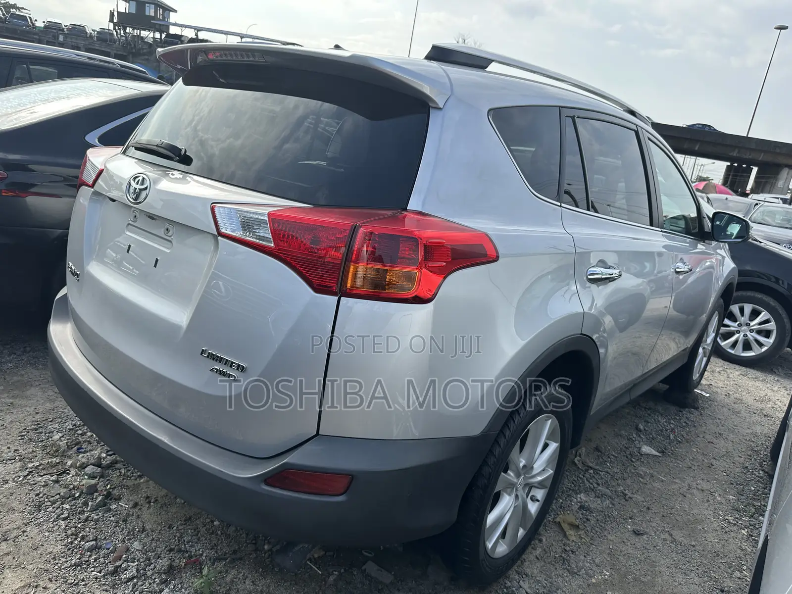Toyota RAV4 Limited 4dr SUV AWD (2.5L 4cyl 6A) 2015 Silver