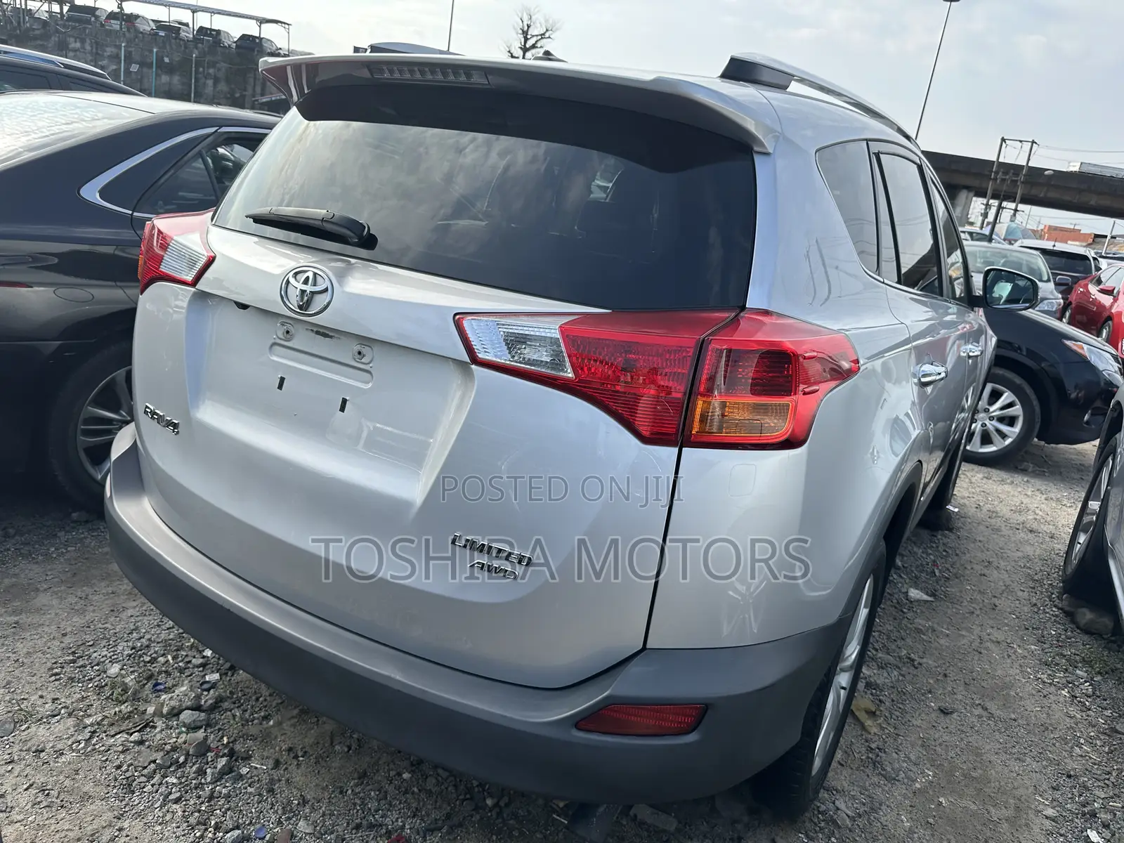 Toyota RAV4 Limited 4dr SUV AWD (2.5L 4cyl 6A) 2015 Silver
