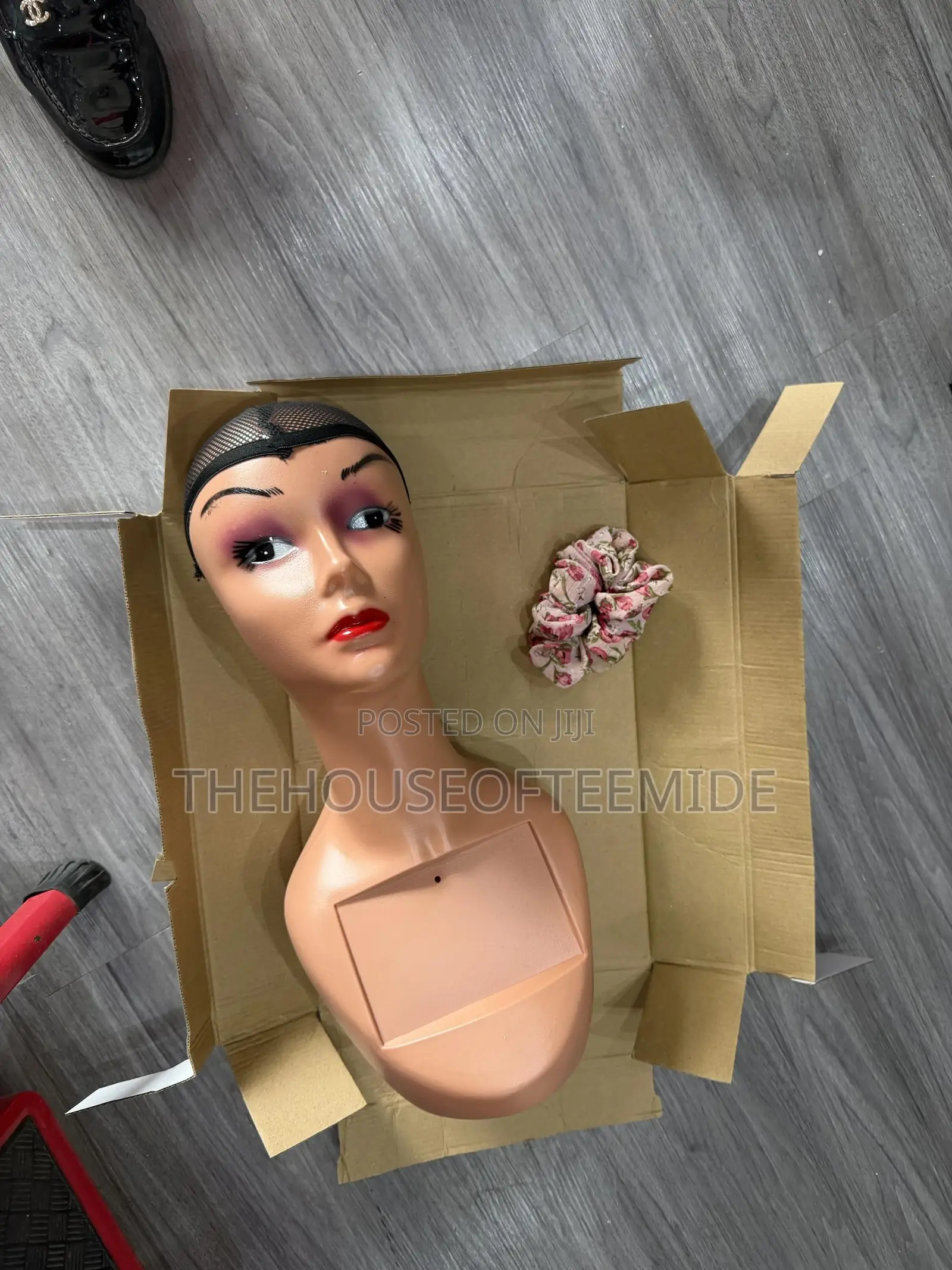 Long Neck Mannequin
