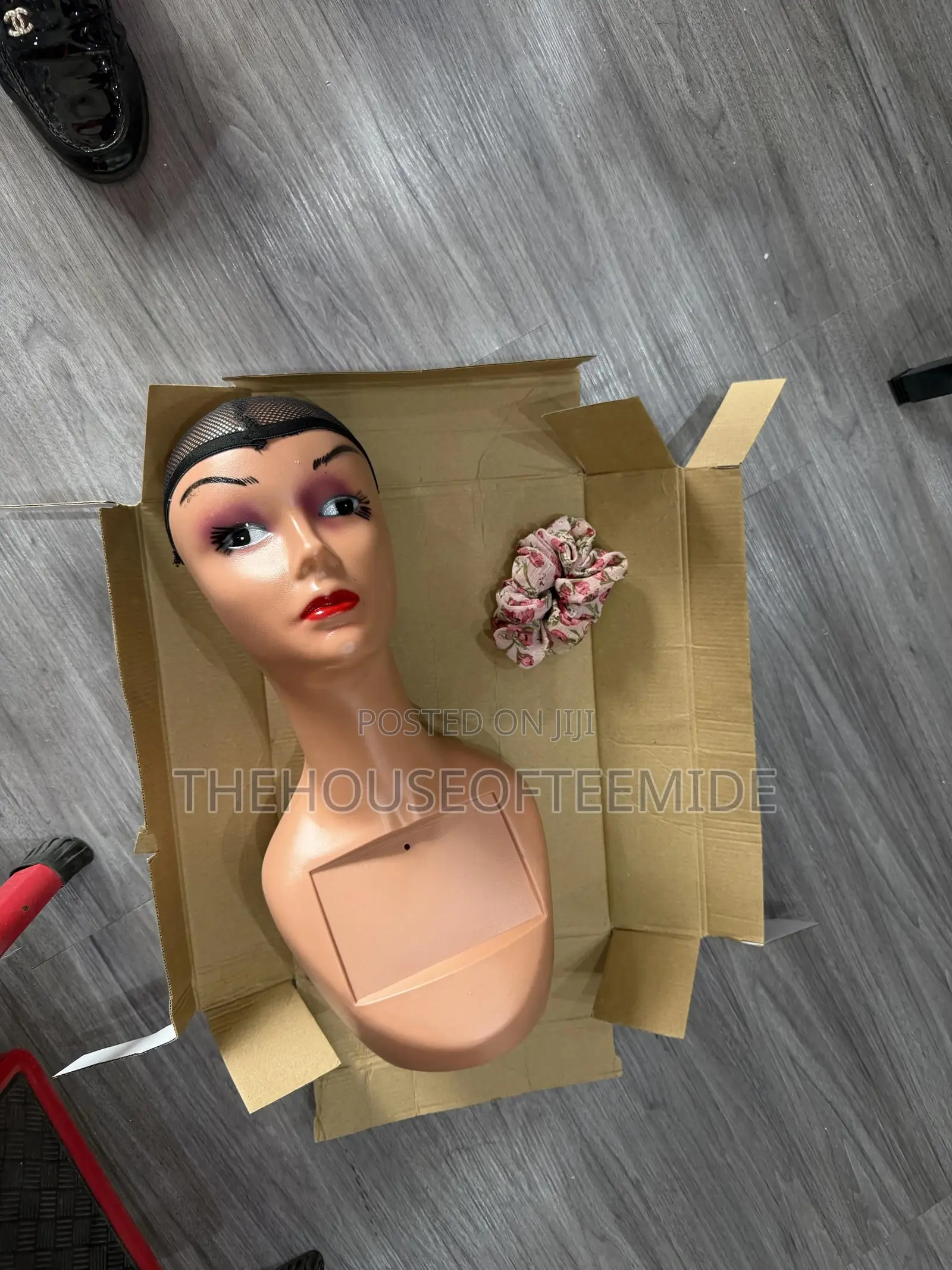 Long Neck Mannequin