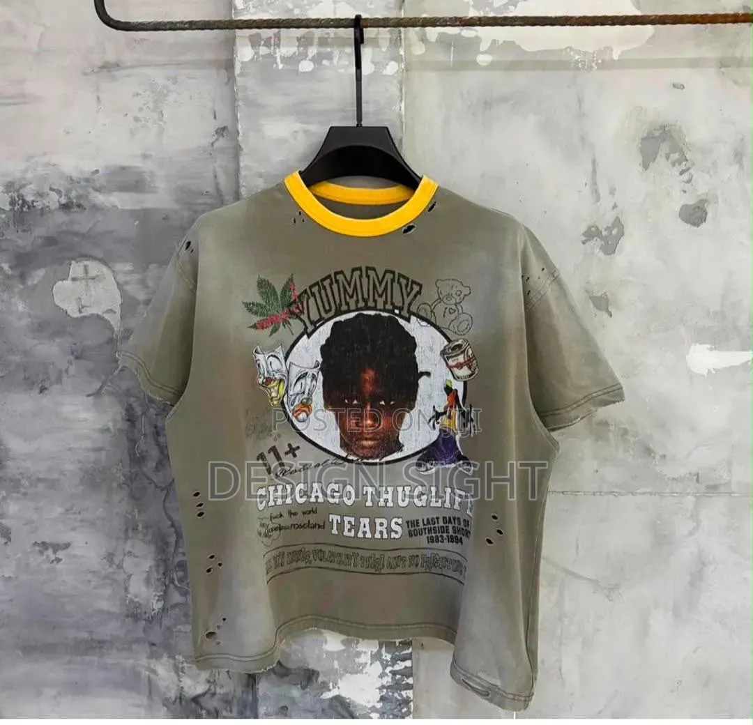 Distressed Vintage Graphic Cropped Oversized T-Shirt With a Streetwear