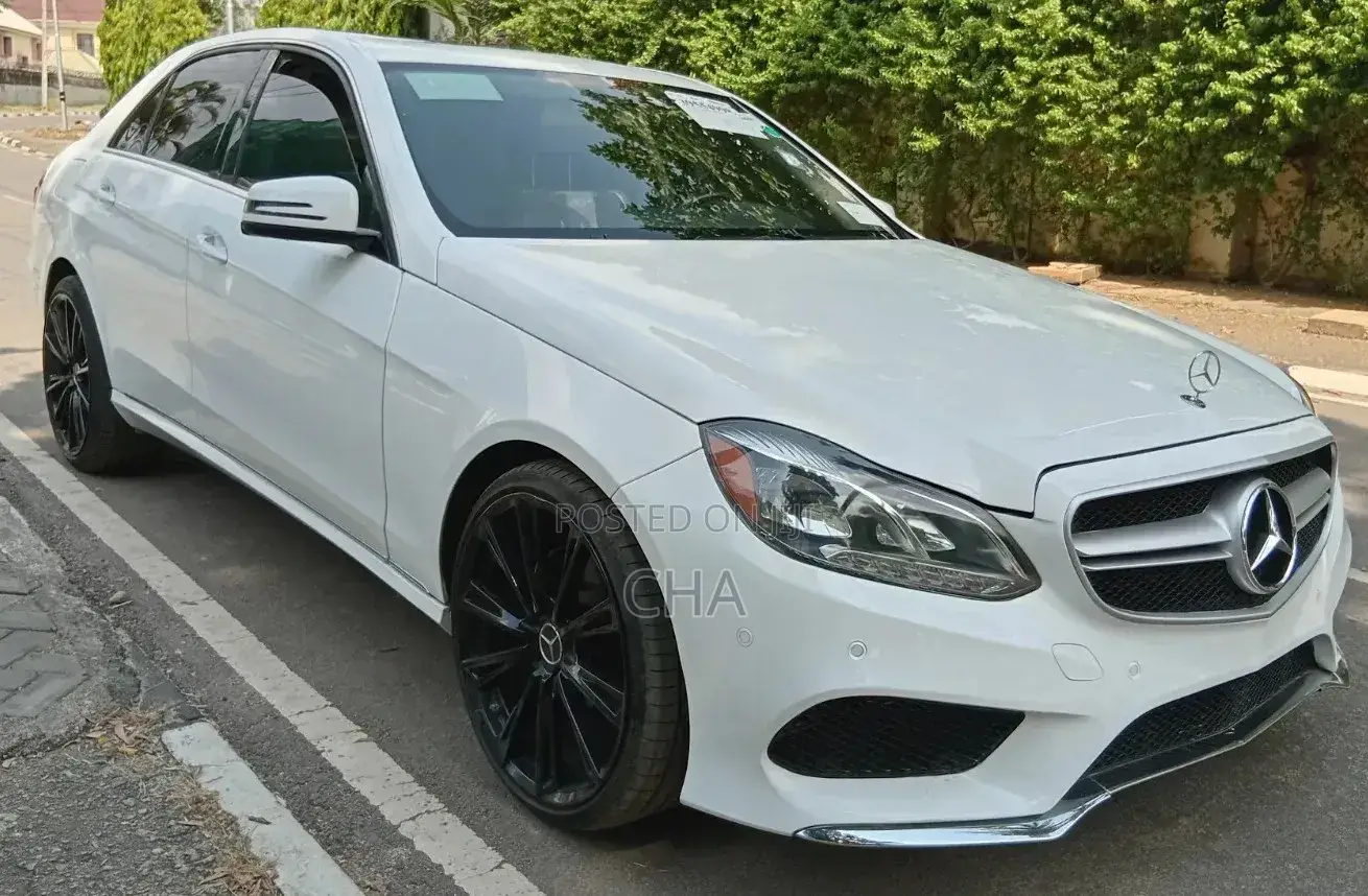 Mercedes-Benz E350 Base 4Matic Sedan AWD (3.5L 6cyl 7A) 2015 White