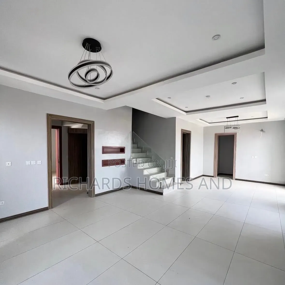 4bdrm Maisonette in Lekki Phase 1 for rent