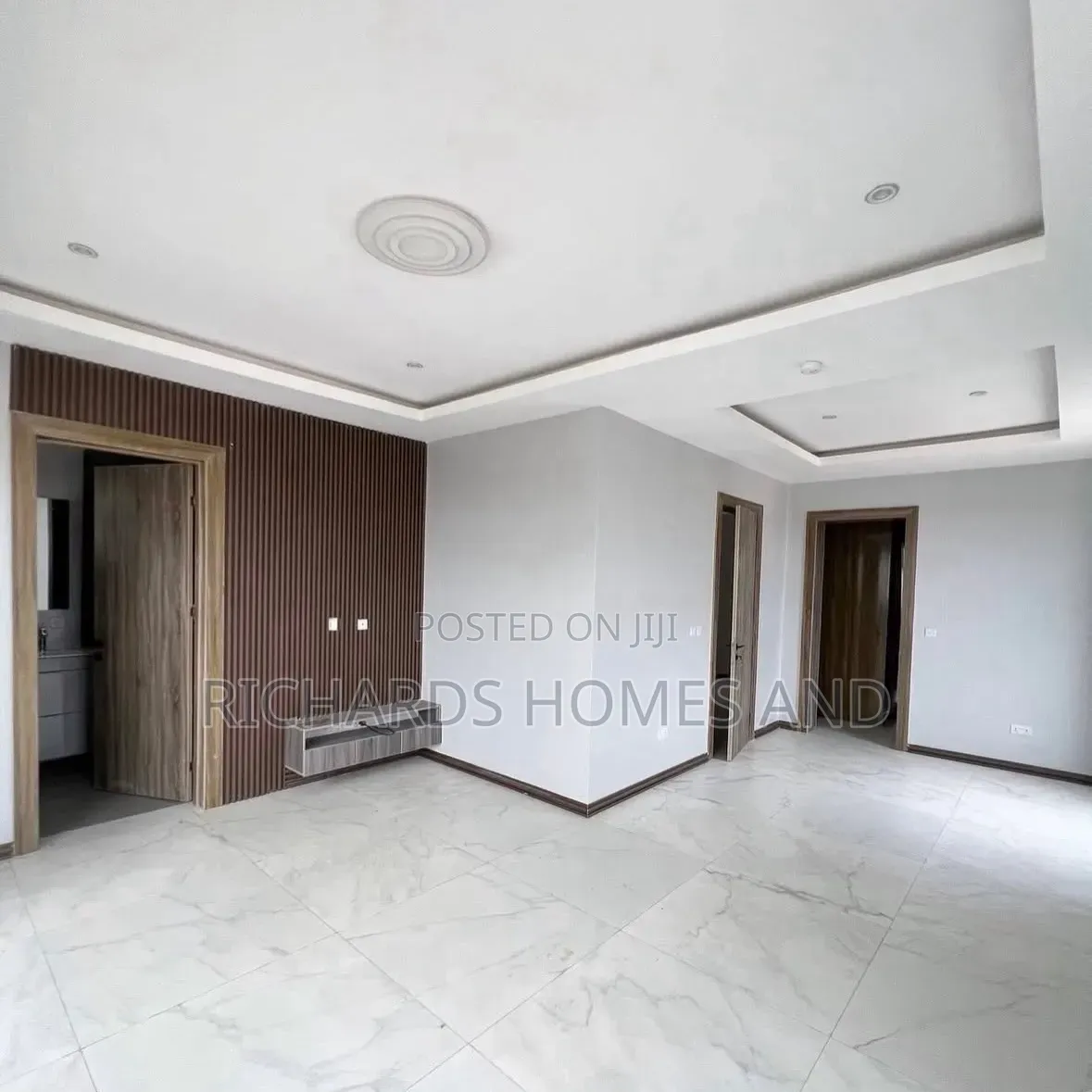 4bdrm Maisonette in Lekki Phase 1 for rent