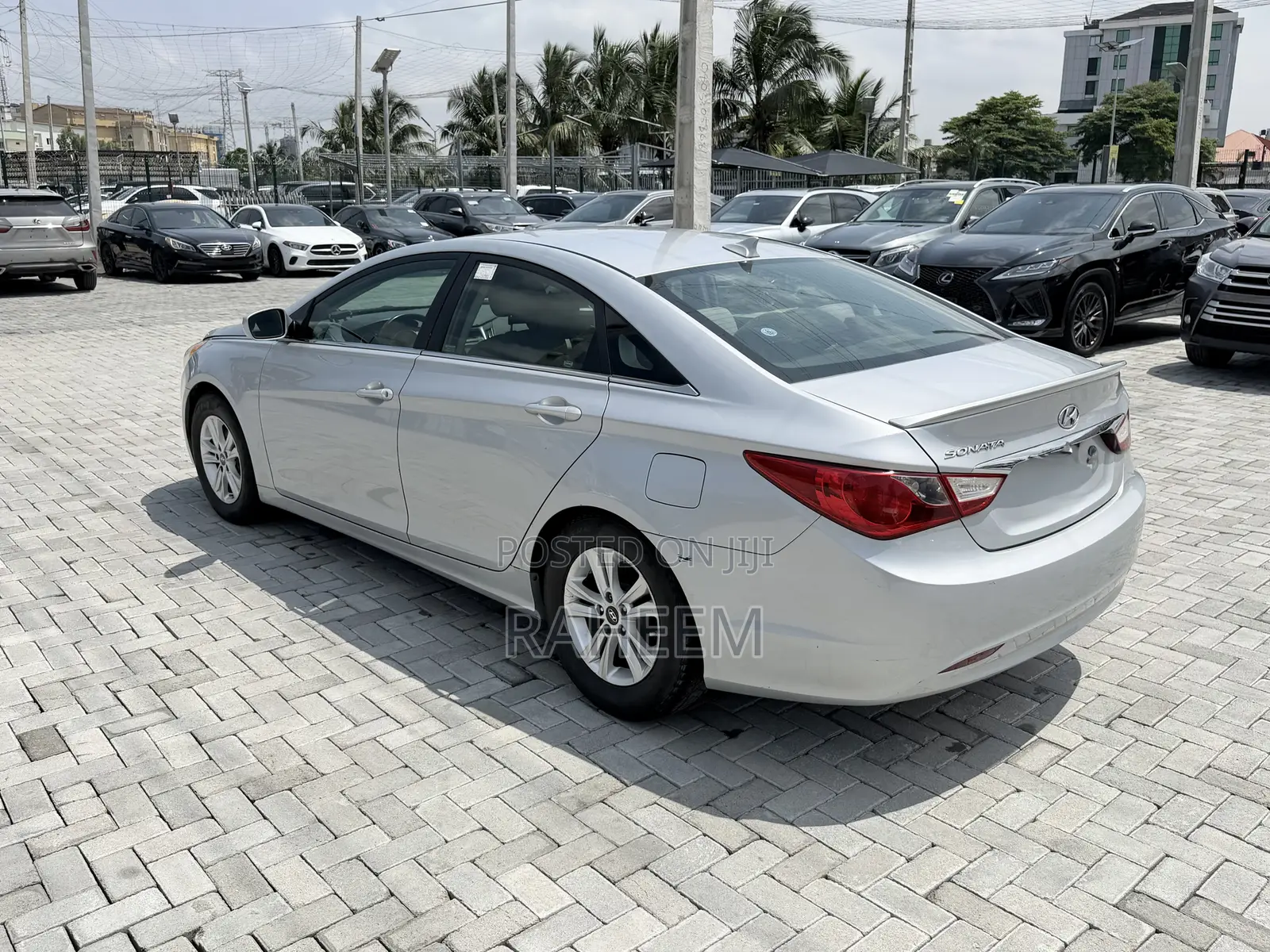 Hyundai Sonata SE 2.0T Sedan FWD (2.0L 4cyl 6A) 2011 Silver