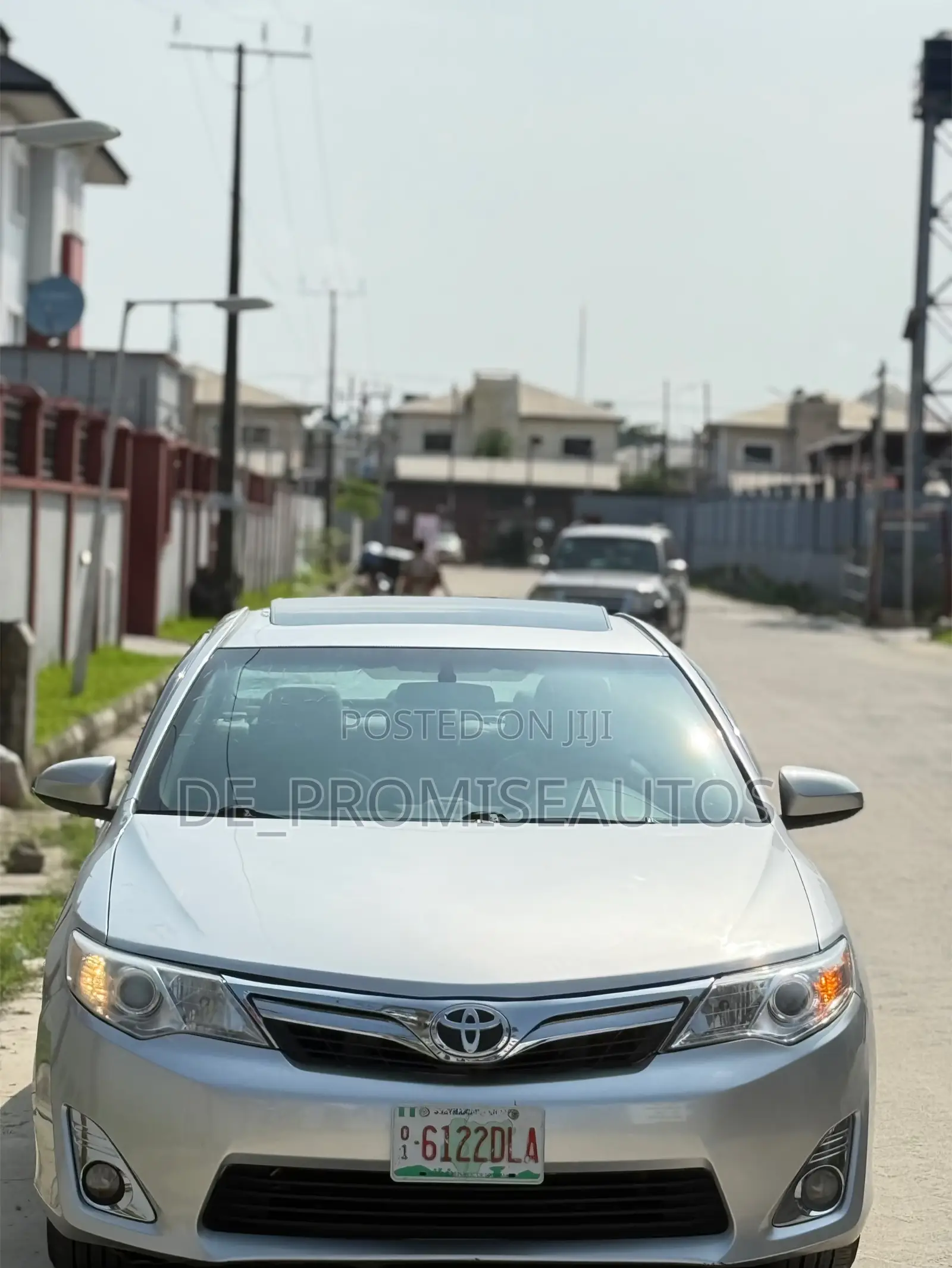 Toyota Camry XLE 4dr Sedan (2.5L 4cyl 6A) 2013 Silver