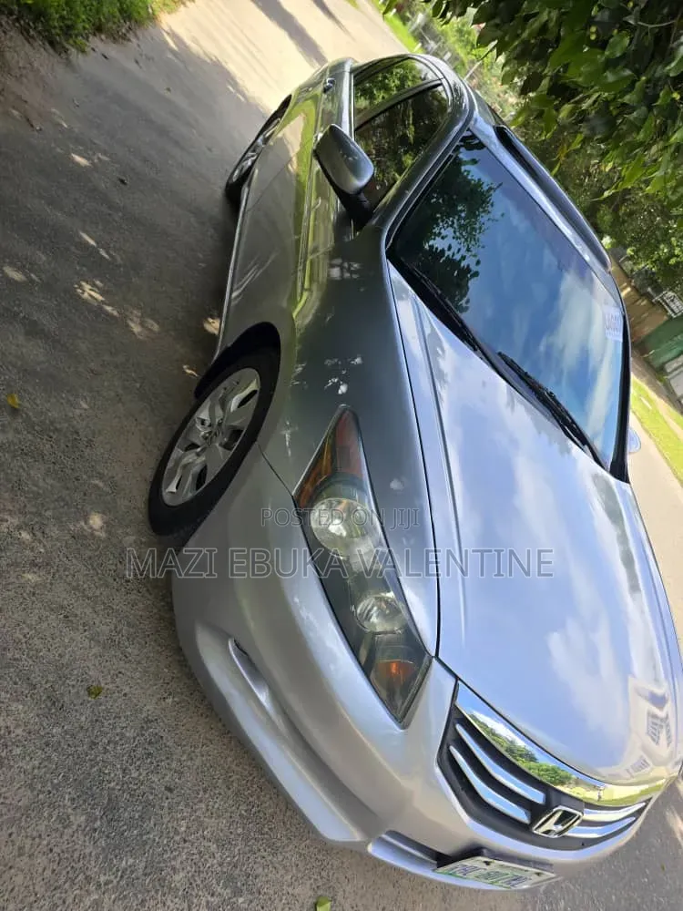 Honda Accord 2012 Silver