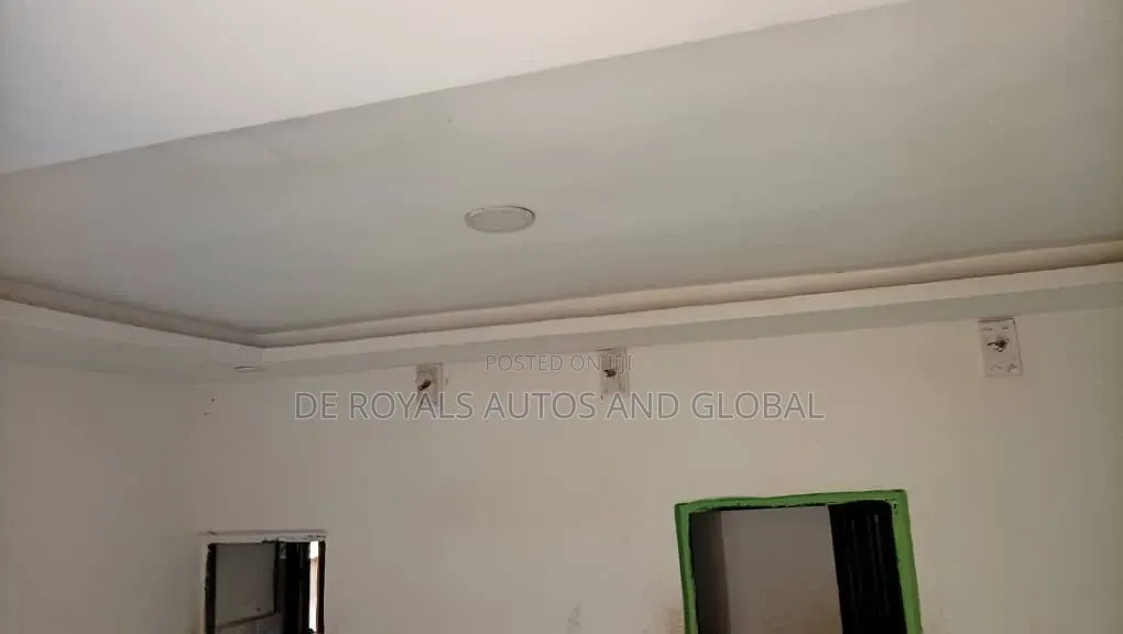 1bdrm Duplex in D Royal Apartments., Burum for rent