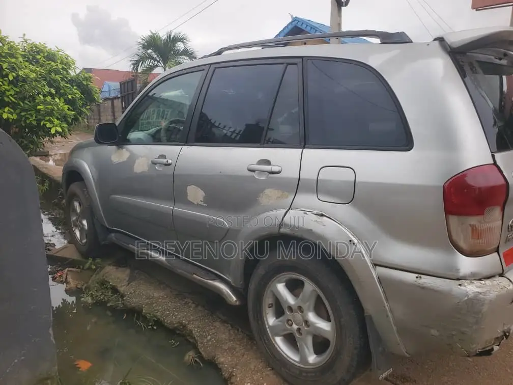Toyota RAV4 Automatic 2002 Silver