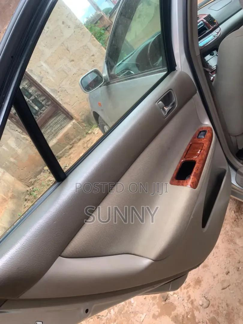 Toyota Camry XLE 4dr Sedan (2.4L 4cyl 4A) 2004 Silver