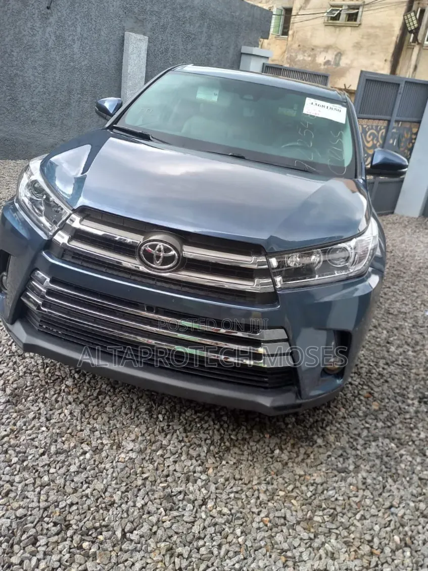 Toyota Highlander Limited 2019 Blue