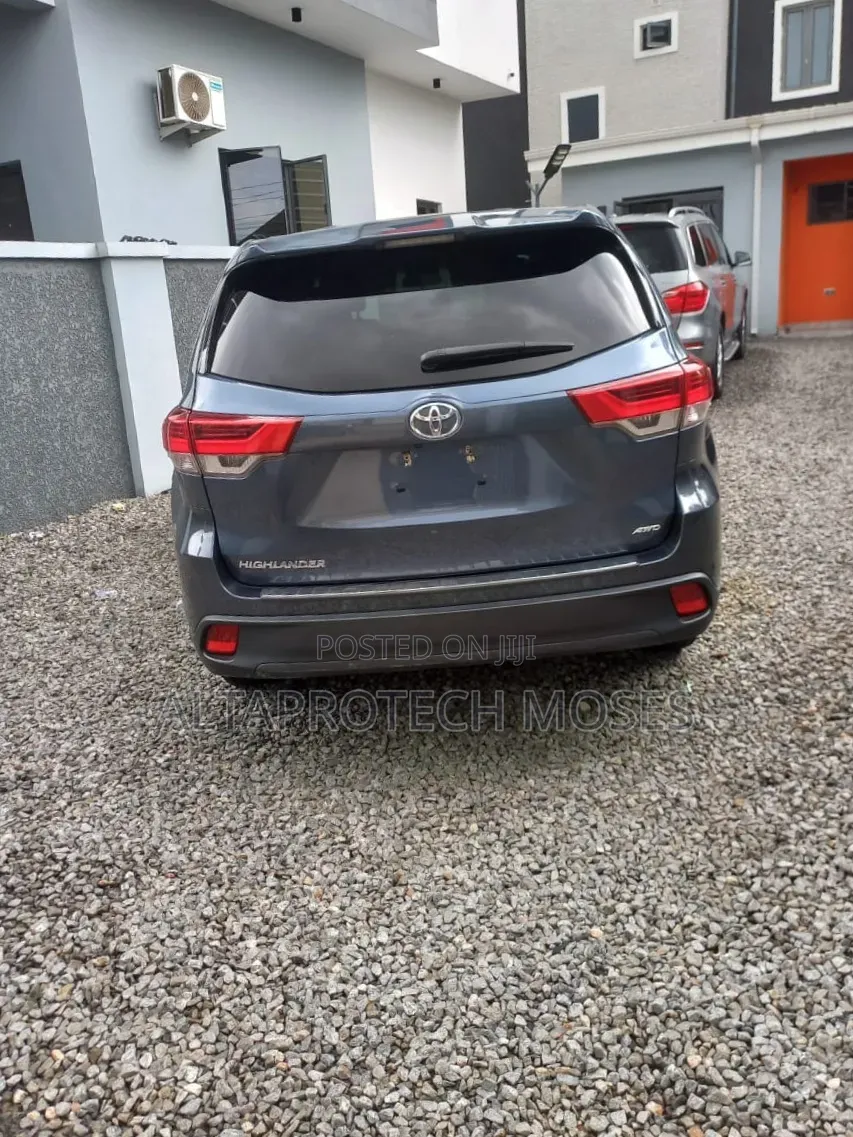 Toyota Highlander Limited 2019 Blue