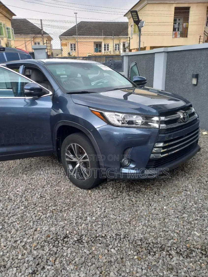 Toyota Highlander Limited 2019 Blue
