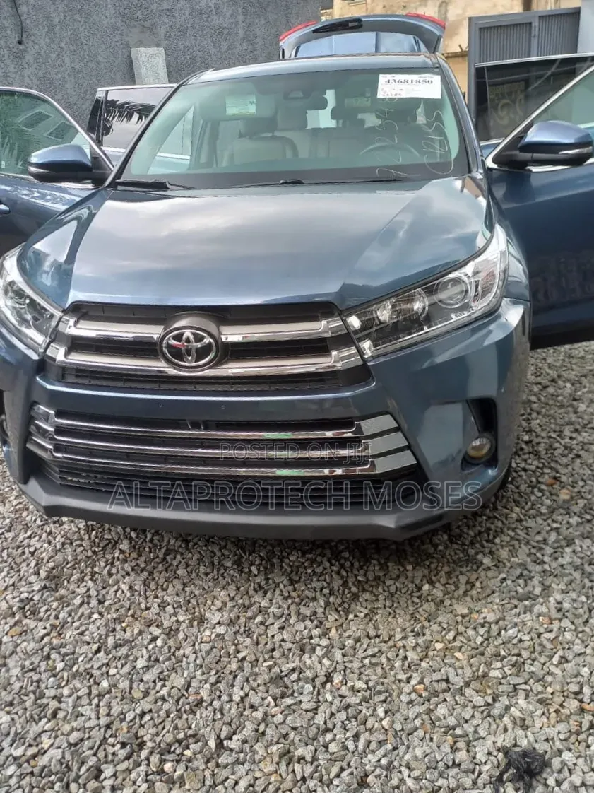 Toyota Highlander Limited 2019 Blue