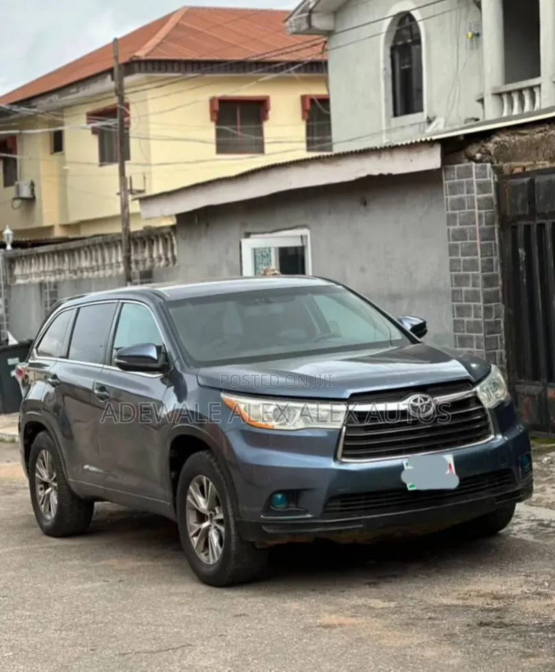 Toyota Highlander 2015 Blue