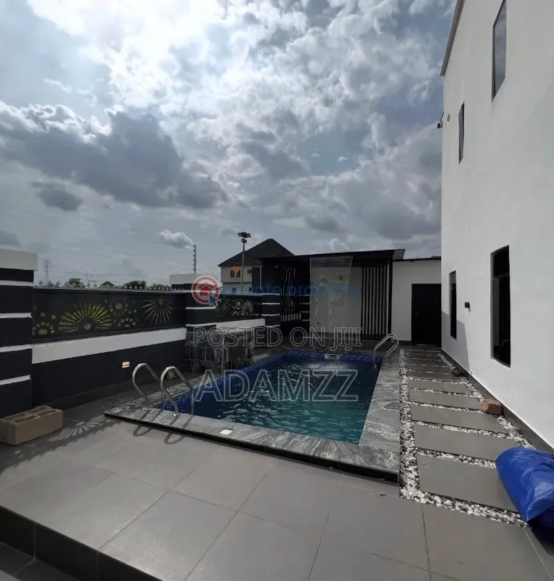 4bdrm Duplex in Enugu for sale