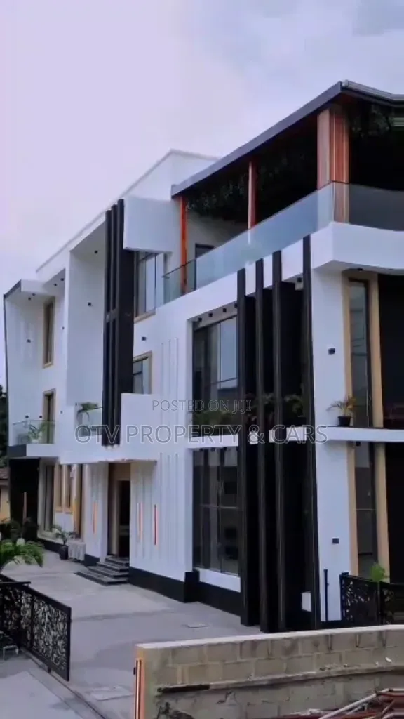 6bdrm Duplex in Ikate for sale