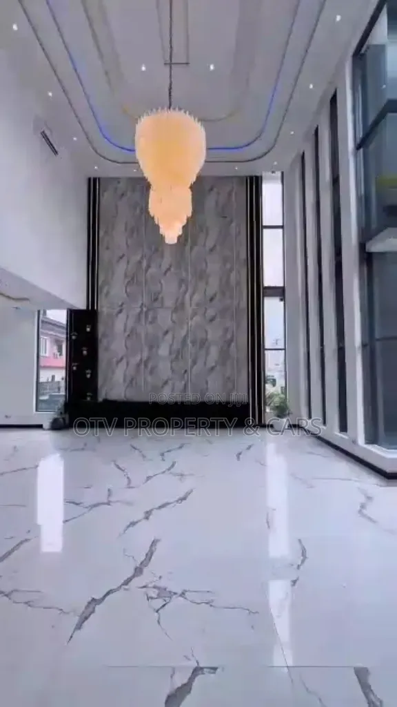 6bdrm Duplex in Ikate for sale