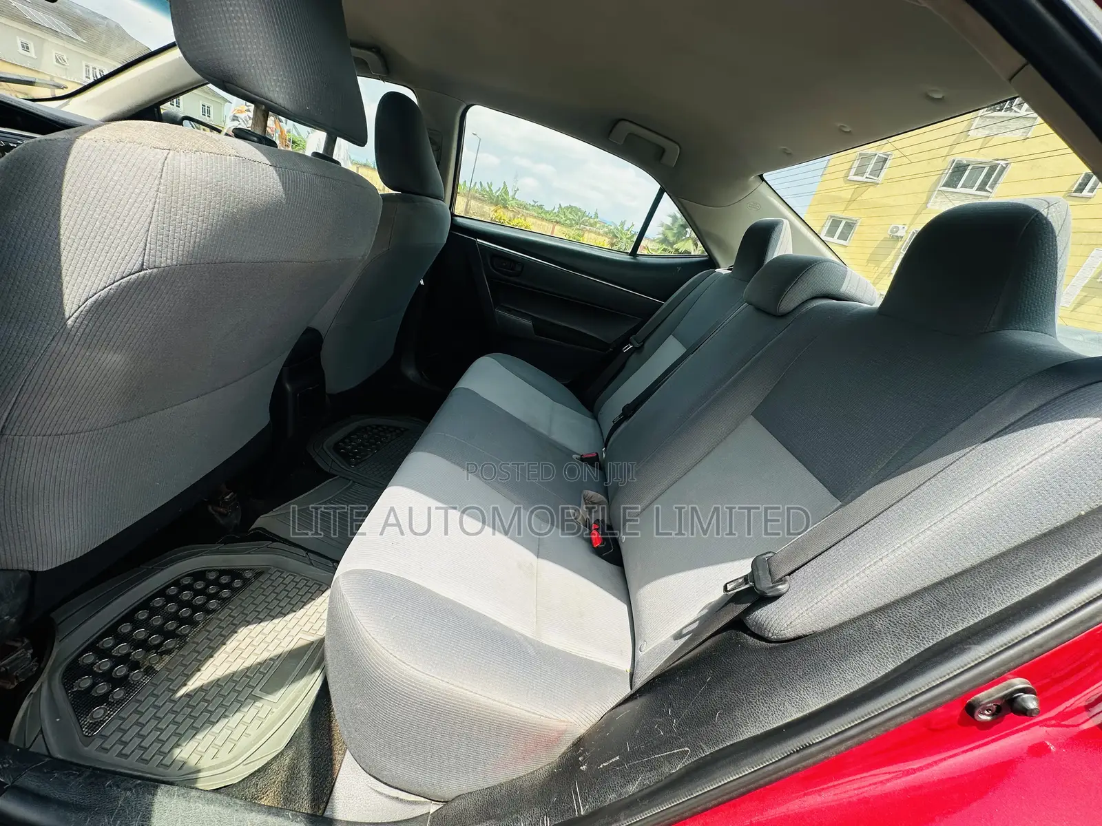 Toyota Corolla LE 4dr Sedan (1.8L 4cyl CVT) 2014 Red