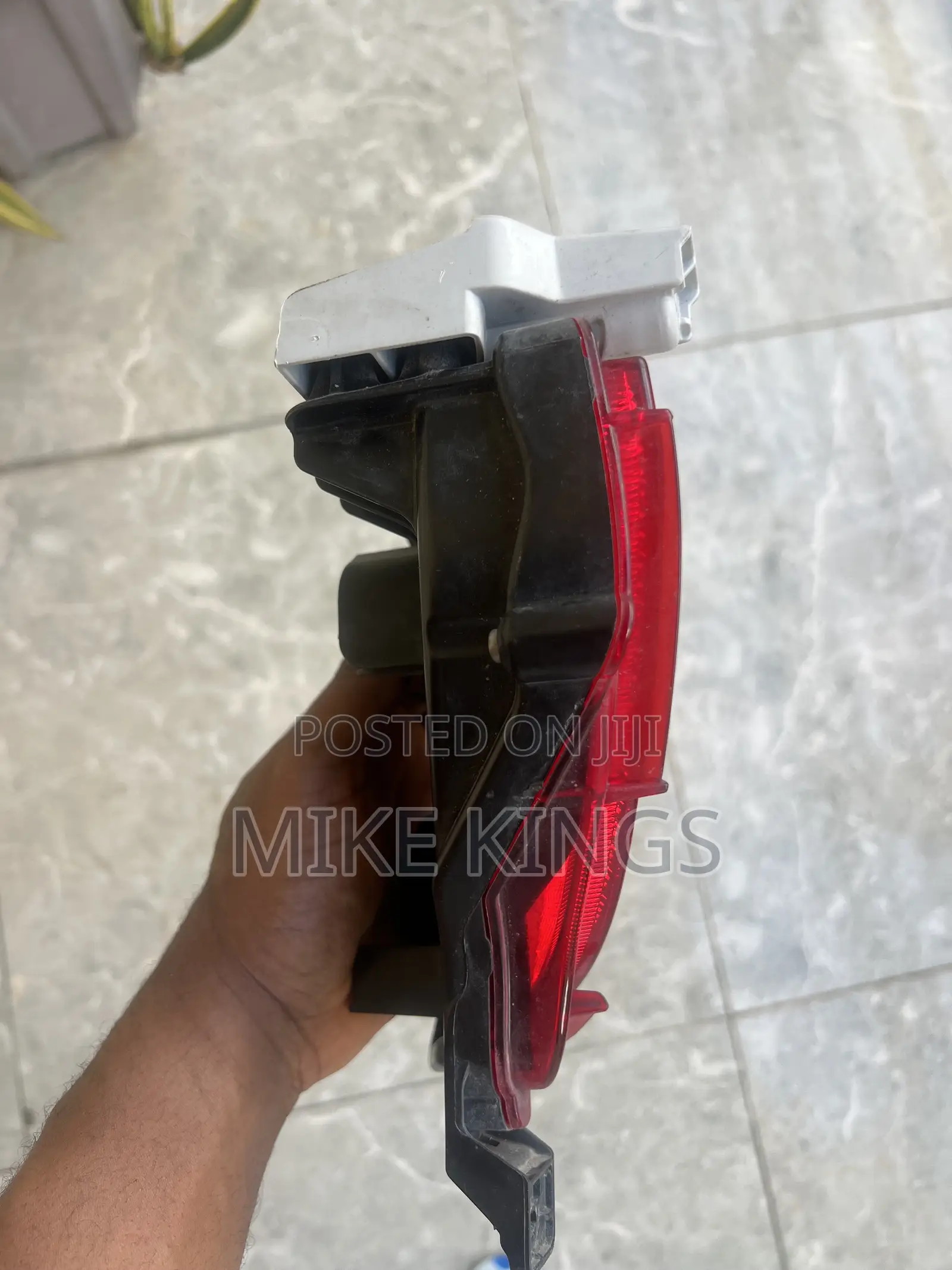 Right-Hand Side Rear Bumper Reflector Light Housing