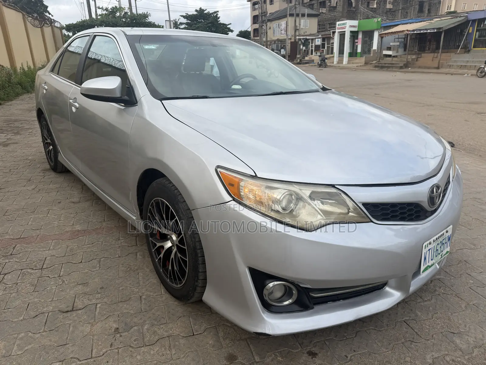 Toyota Camry SE 4dr Sedan (2.5L 4cyl 6A) 2012 Silver