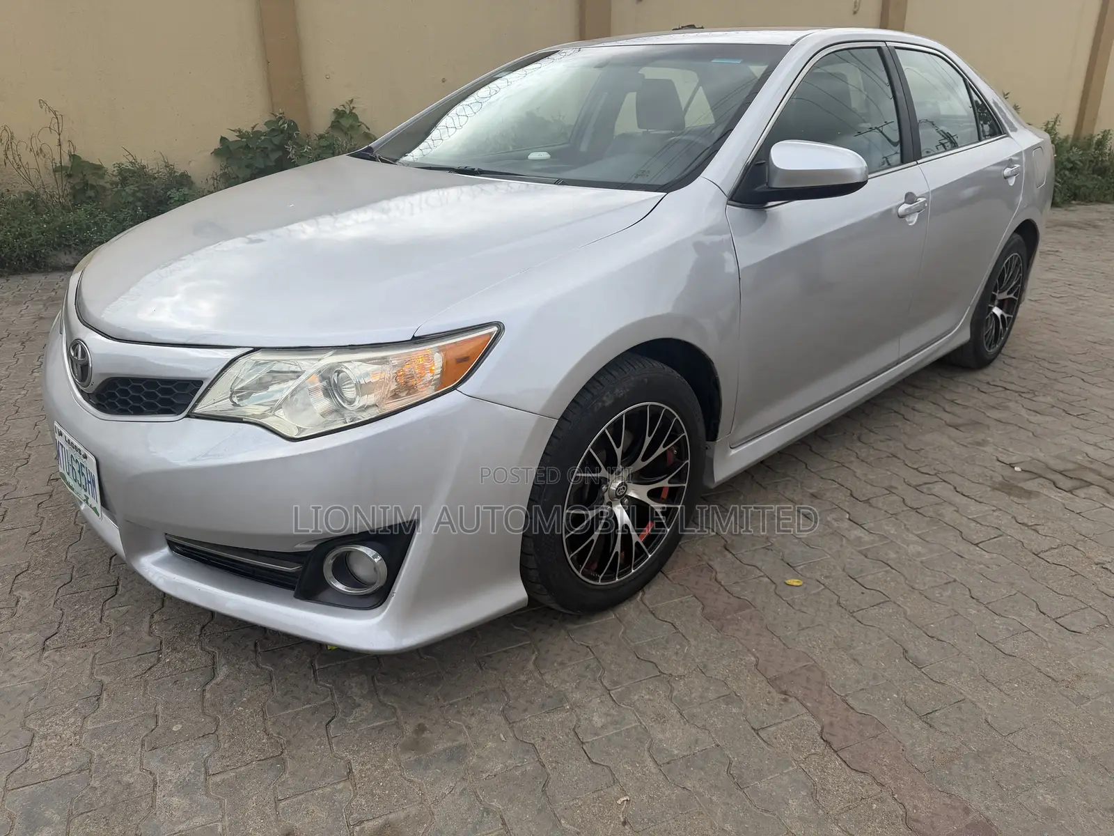 Toyota Camry SE 4dr Sedan (2.5L 4cyl 6A) 2012 Silver