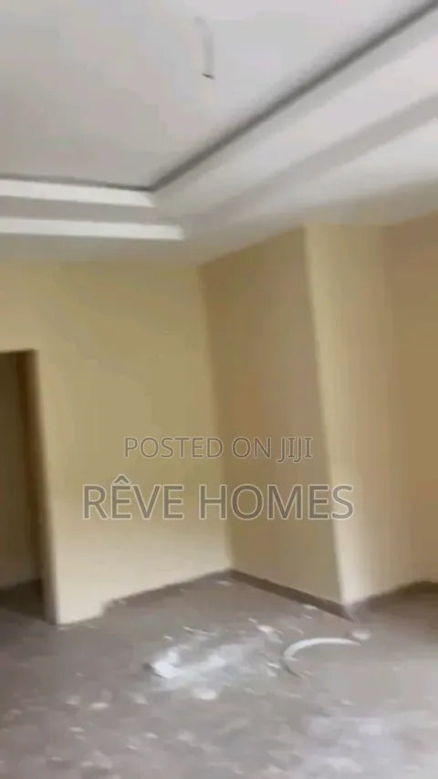 2bdrm Block of Flats in Oworonshoki / Gbagada for rent