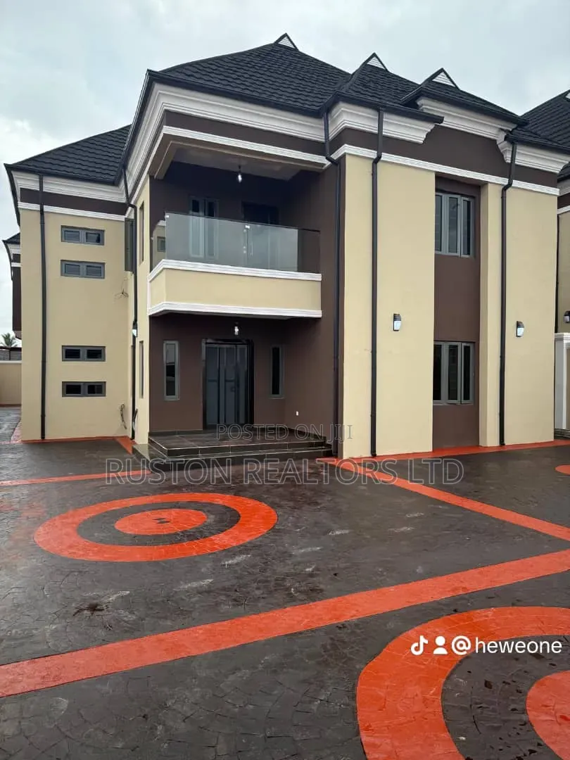 5bdrm Duplex in Ibadan for sale