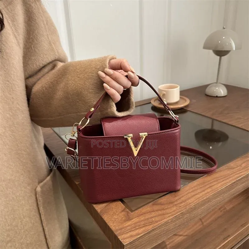Elegant Women's Leather Handbag | Crossbody Top Handle Bag
