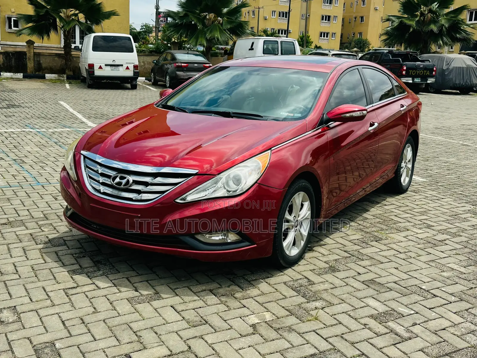 Hyundai Sonata Limited Sedan FWD (2.4L 4cyl 6A) 2011 Red