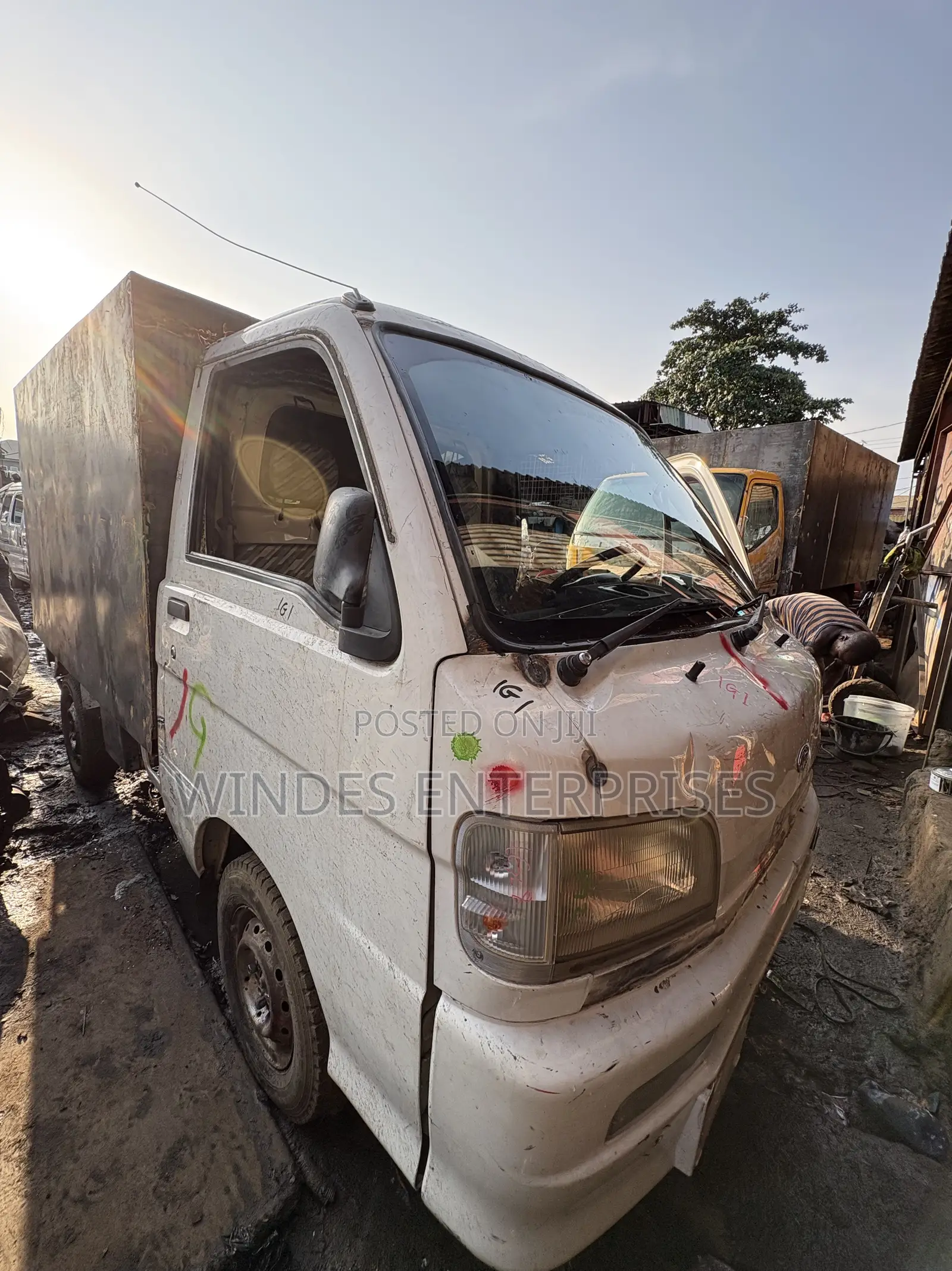 DAIHATSU HIJET MINI TRUCK + Fabricated Cold Room