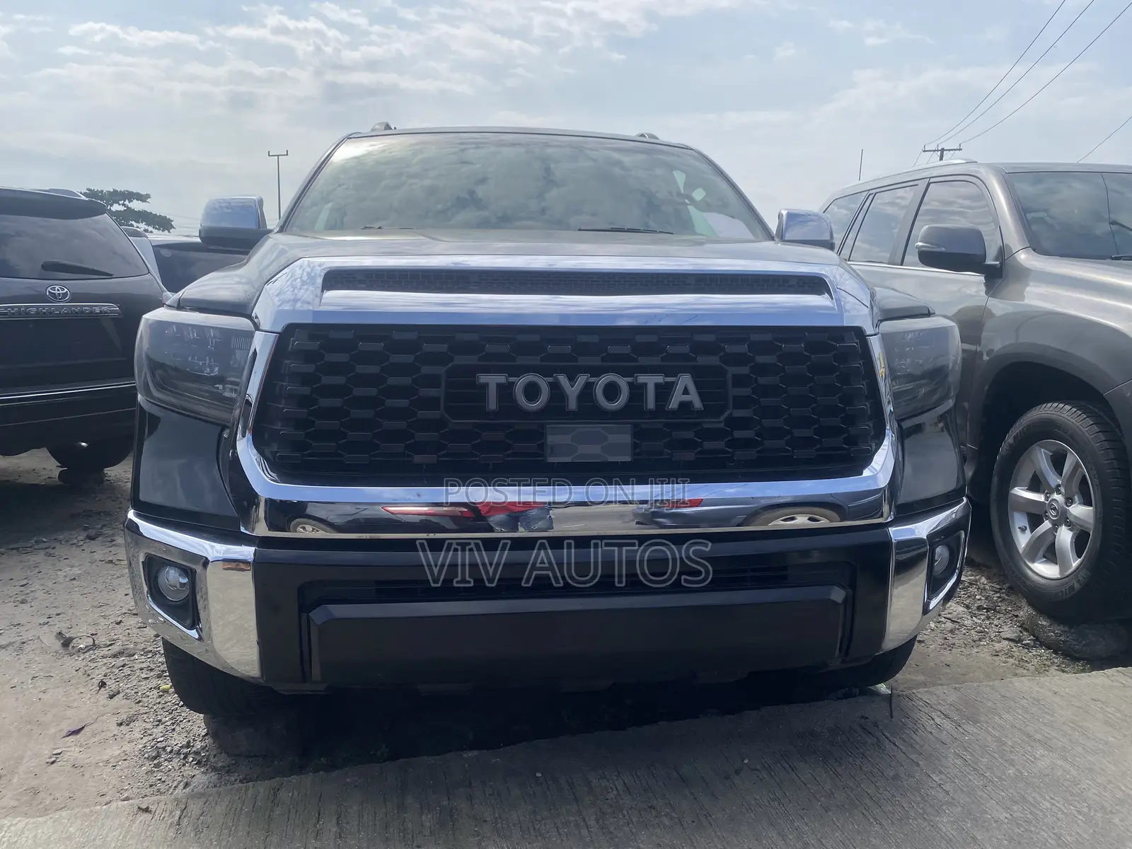 Toyota Sequoia Platinum 4dr SUV 4WD (5.7L 8cyl 6A) 2015 Black